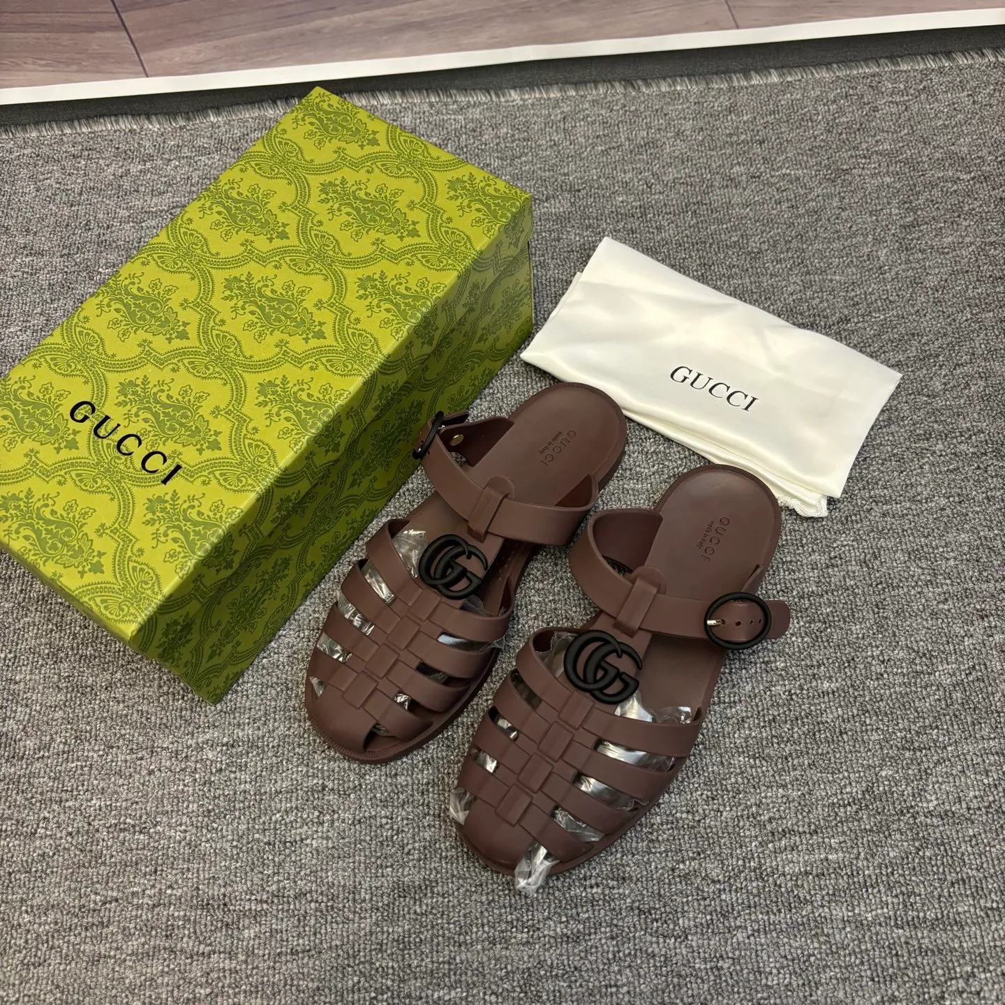 Men's shoes 260💰 [Gucci] Counter quality, top-quality original goods, real photos! Original TPU material, fine workmanship, comfortable; genuine 1:1 replica Size: 38 ~ 46